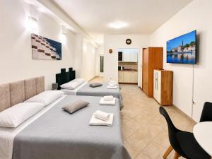 Garden Oasis Studio with Private Garden - Walk to City Gallery and Old Town