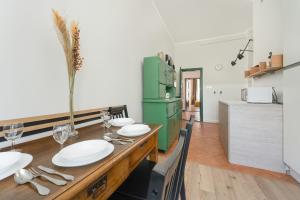 Komfortowy Apartament Blisko Rzeki we Wrocławiu z Biurkiem i Wanną by Noclegi Renters