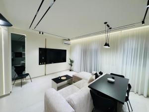 Philosophia Urban Living