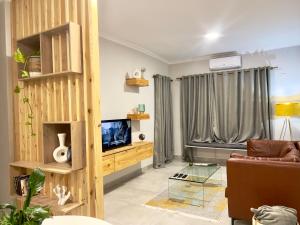 Sarona LoLa E206