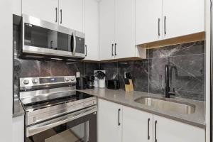 Bright & Spacious 2-Bedroom