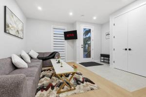 Modern 3BR City Getaway And Bright & Spacious