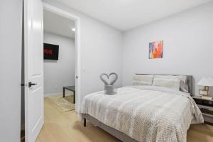 Quiet & Comfortable Stay Minutes from Downtown