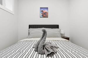 Quiet & Comfortable Stay Minutes from Downtown