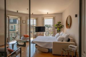 Boutique Apt in City Center w Stunning Douro Views