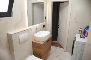 Diokris Apartment Modern & Cozy Stay near Lake Ohrid