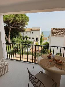 Modern Seaview Townhouse at Doña Lola - Steps to Beach