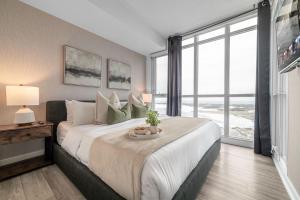 Designer Sub-Penthouse Breathtaking Skyline View