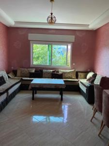 Family apartment in Martil Wifi, pool & Parking