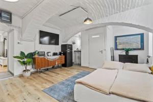 Central Basement Apartment near Belvedere