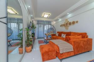 Elegant 2-Bedroom Apartment near GTC & Sarit Centre