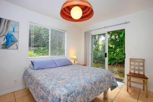 Private Hot Tub • Lanai + Full Kitchen