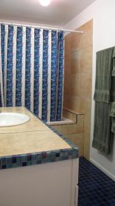 Private Hot Tub • Lanai + Full Kitchen