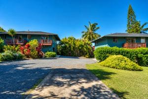 Private Hot Tub • Lanai + Full Kitchen