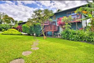 Private Hot Tub • Lanai + Full Kitchen
