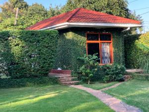 Barazani Garden House
