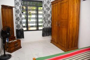 Sea Breeze 3BR Vacation Home, Hikkaduwa