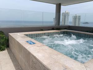 Loft de Lujo, Gym, Piscinas, Jacuzzis & Spa, A 5 Mn de Playa Gaira, A 10 Mn Playa Salguero y Playa Rodadero
