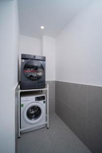 Anp House Da Nang 5 bedrooms Walk to the beach