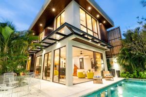 Luxury Tropical Escape 4BR Villa in Umalas w Pool