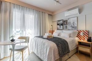 Studios a 300m do metrô, próximo a comércio, restaurantes com ótima localização em Pinheiros