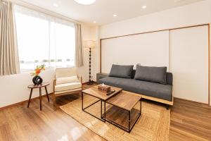 1-minute walk to Keikyu Zasshiki StationQuiet residential neighborhoodRight next to a large shopping arcade14-minute direct access to Haneda Airport