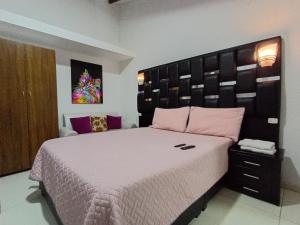 Living Habitaciones y Apartaestudios estrato 6 frente al Centro Comercial Campanario