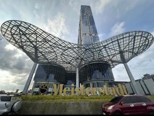 Pollux Habibie Apartment Batam Center - Sea View and Netflix