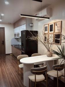 Apartment on 20th & 31st floor, Bai Chay Bridge & Ha Long Bay view