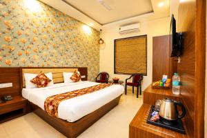 Hotel Bhairav Bagh -100 Mtr from Celebration Mall