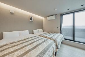 NEW OPEN, 130m2 Villa, 2 Stops to Namba, Free Parking