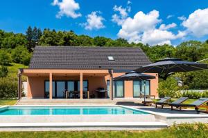 Vineyard Panorama Villa With Pool And Sauna