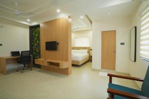 YVK GRAND INN Kuaktpally