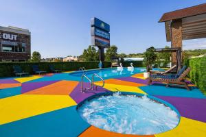 Days Inn By Wyndham Pigeon Forge South