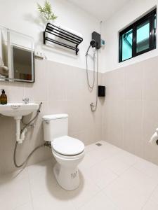 The Amber Suite