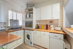 Fantastic 1-bedroom With Sea View