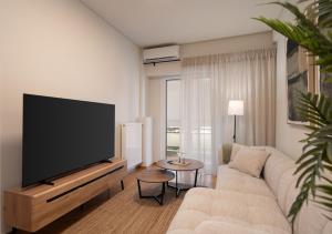 LIV - Chic 2BR Signature Flat Near Metro