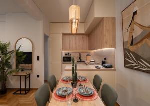 LIV - Chic 2BR Signature Flat Near Metro