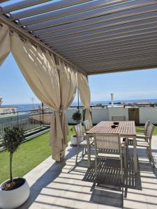 Lucas Nea Moudania downtown sea view 3 bedrooms apartamant