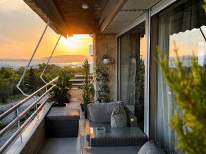 Panoramic Seafront Apartment- Flisvos Marina