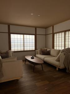 Satsuki Lodge Luxury Lodge Sleeps 14 Walk to Lifts