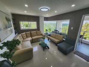 Avana Hills Tagaytay Manor Paris Suites