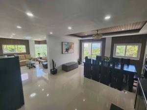 Avana Hills Tagaytay Manor Paris Suites
