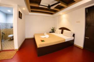 Black Beach Resort