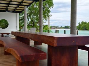 Amphawa Riverside Villa with garden