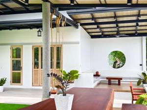 Amphawa Riverside Villa with garden
