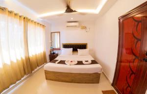 Black Beach Resort