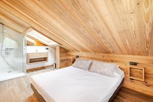 Chalet Habert 5 just 200m from the ski slopes in La Clusaz