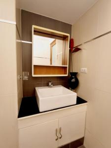 Club Ultima King Bed Loft Unit 100Mbps Wi-Fi -2507