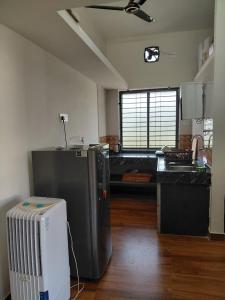 AGM Private Modern Non-AC Studio suite with Kitchen & Bath